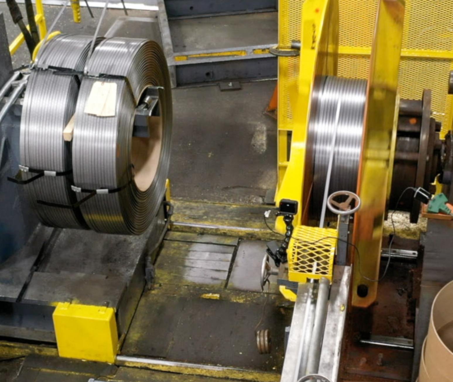 Oscillating Slitting